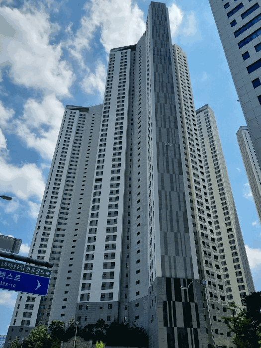 본건 건물 북서측 전경