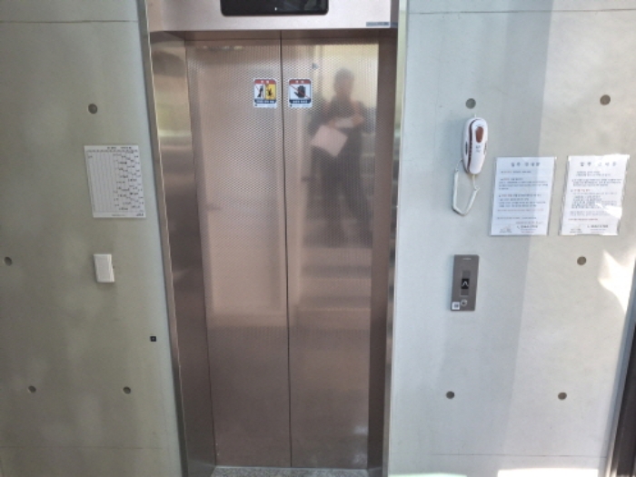 목록3 1층 승강기실 모습