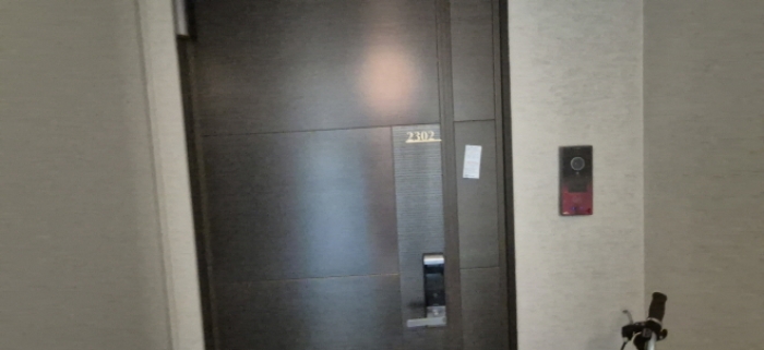 전유세대 출입문