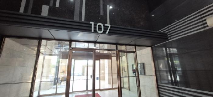 공동현관 출입문