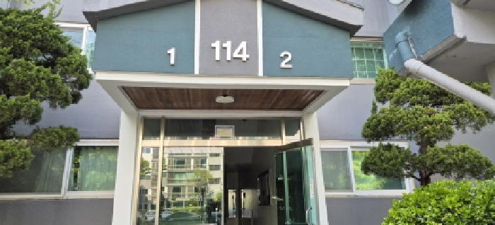 공동현관 출입문