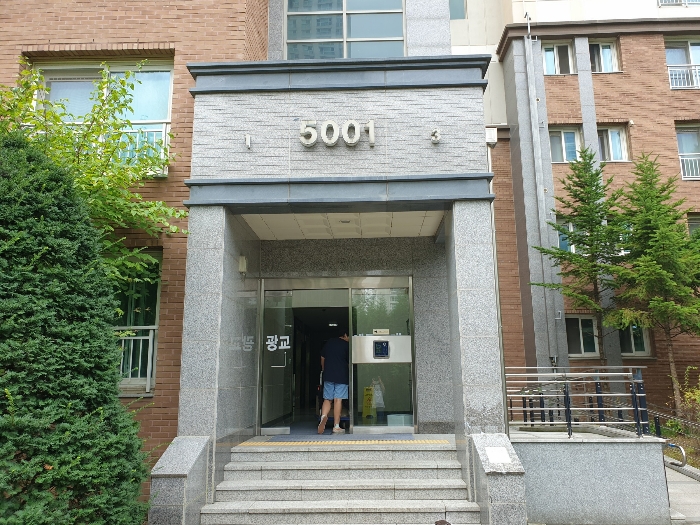 5001동 1층 공동출입문