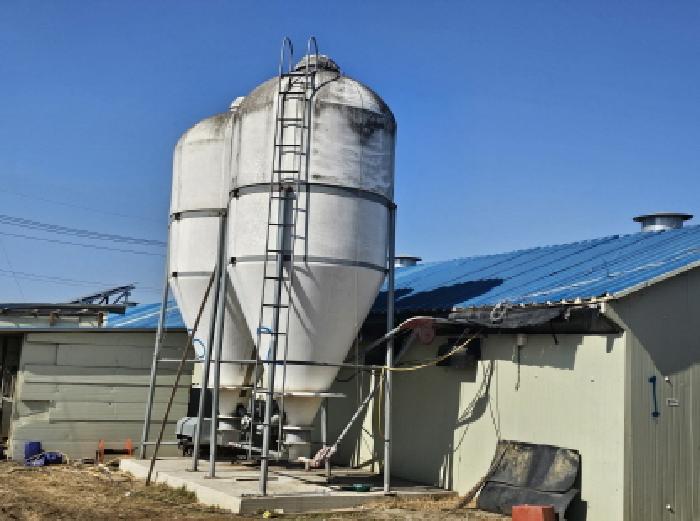 목적물 2 내 제시외 조립식판넬조 창고