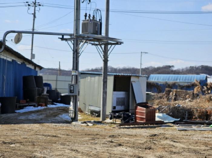 목적물 3 내 제시외 조립식판넬조 창고 - 2