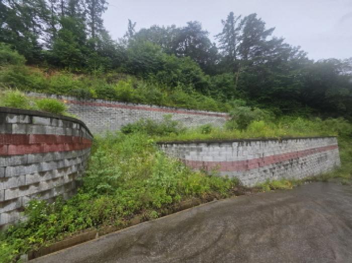 본건 전경 및 석축