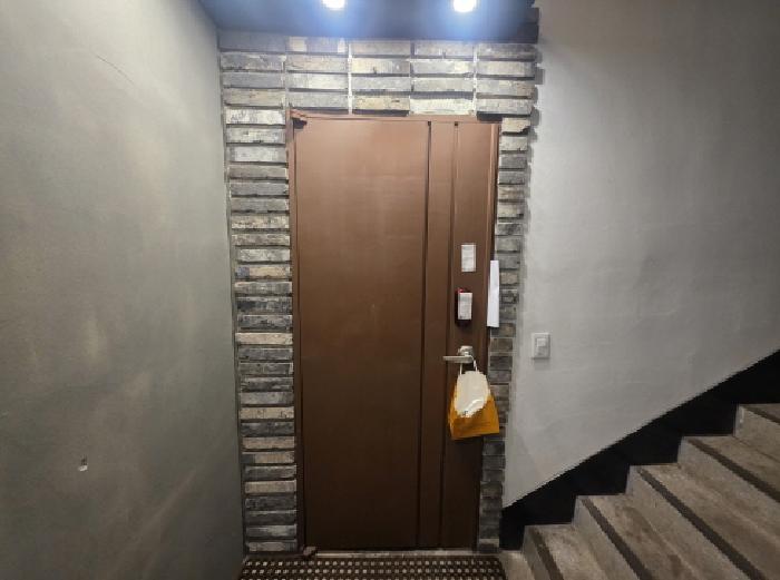 본건 2 2층 현관