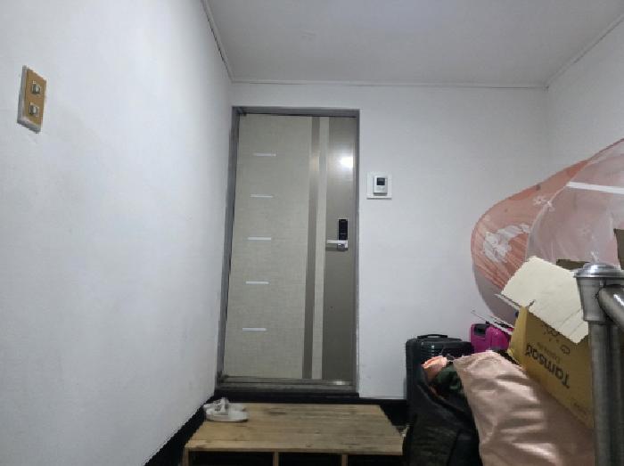 본건 2 4층 현관