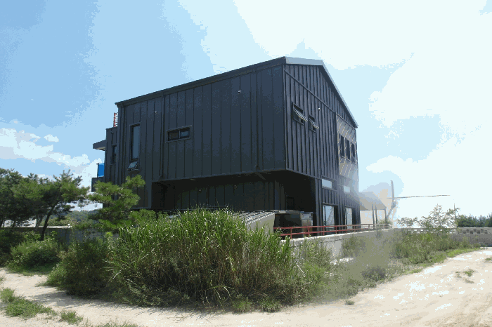 본건 건물의 근경(후 측면에서 촬영)