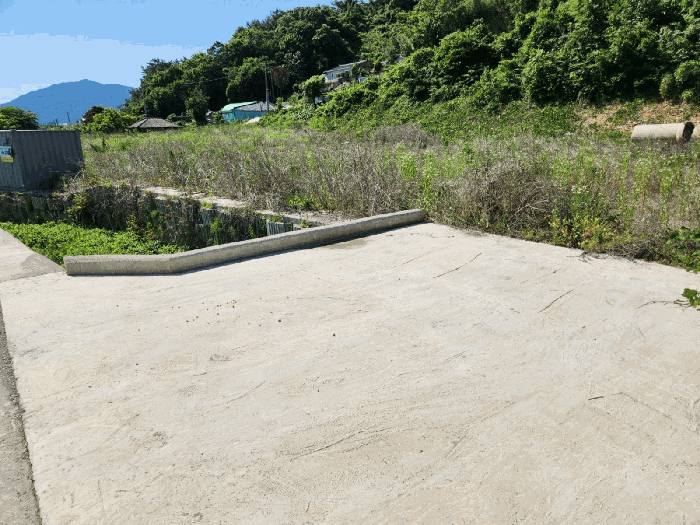 본건 북측의 하천 복개 다리