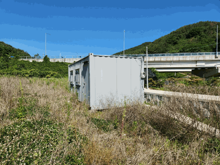 일련번호 1) 지상의 컨테이너박스