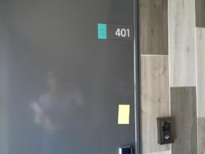 목록2의 각 호실 출입문 전경