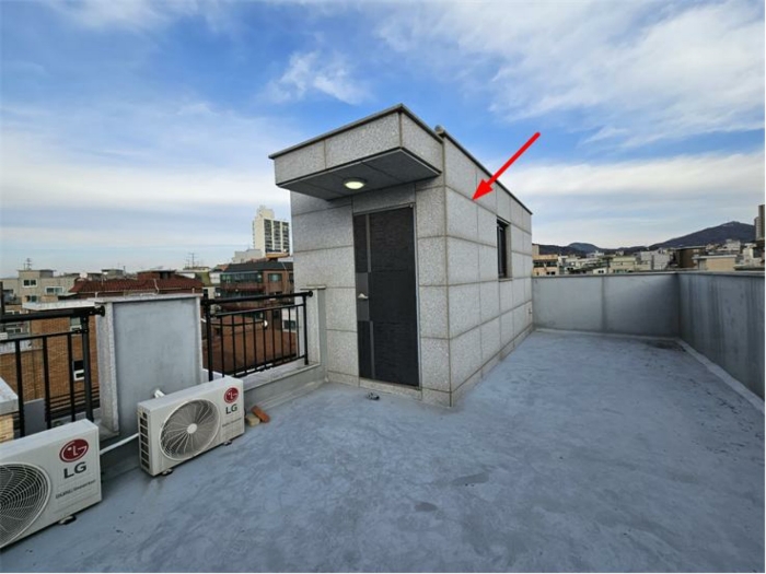 제시외(ㄱ) - 옥탑층 소재(계단실)