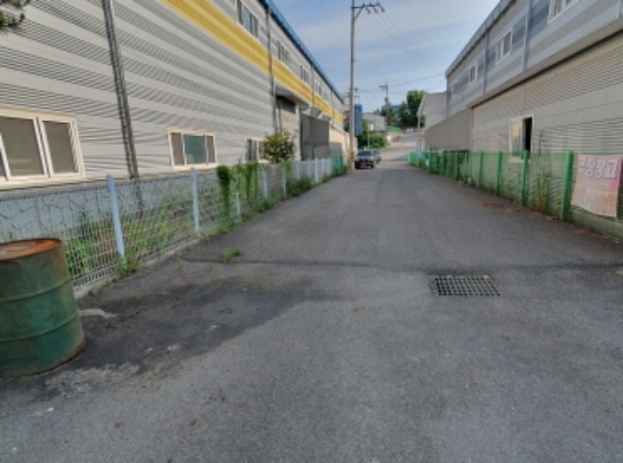 목록 2.부동산 전경(공장 입구 도로)