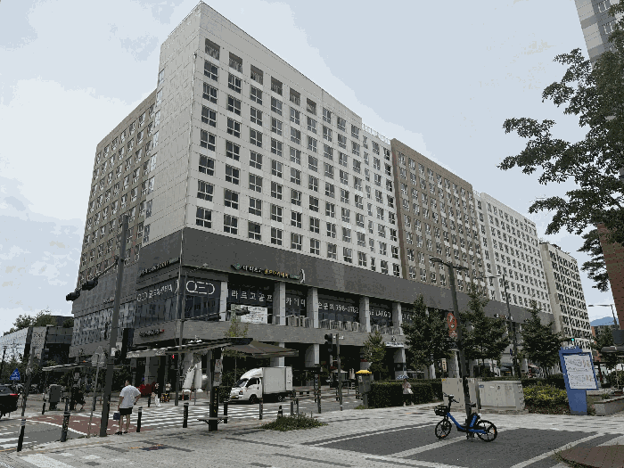 본건이 속한 건물 전경