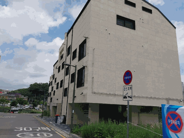 본건 남서측에서 본 전경