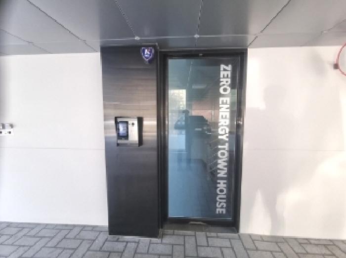 목록1 공동 현관 출입구 모습