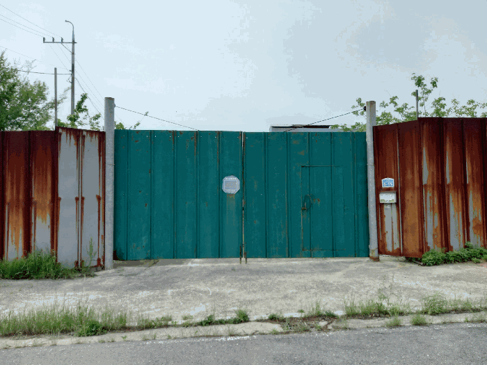 본건 진출입구(남동측)