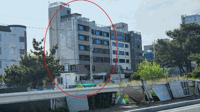 기호(2토지,5건물) 동측에서 촬영