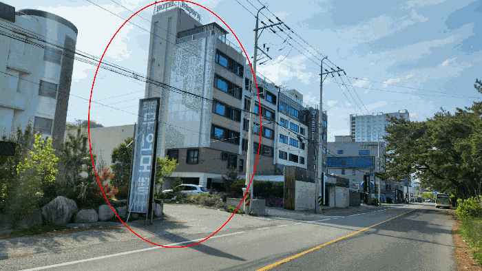 남동측에서 촬영