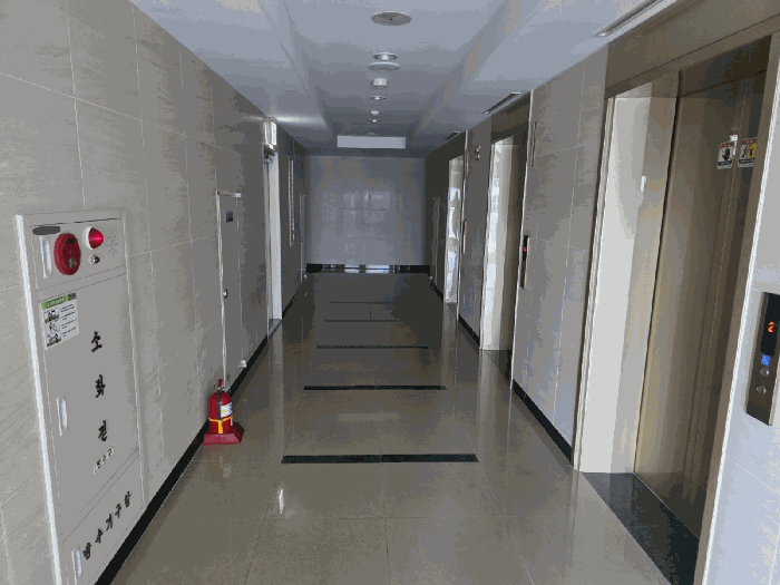 101동 1층 승강기