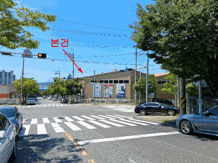 본건 및 주위전경(북동측에서 촬영)