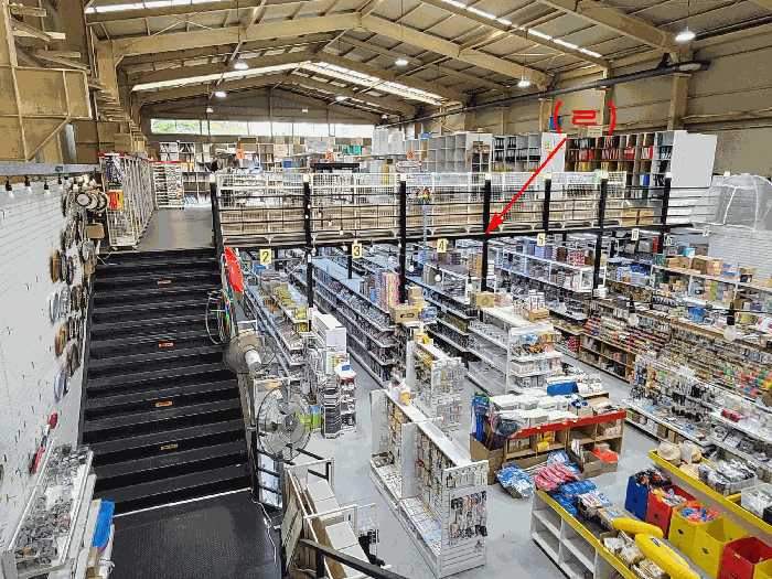 제시외물건(ㄹ)(상품진열대)-기호(2) 소매점 내부)