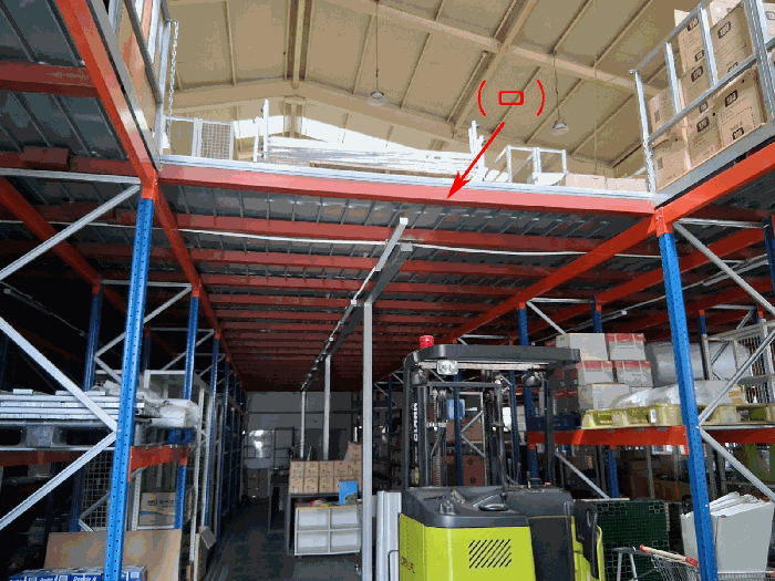 제시외물건(ㅁ)(재고보관대-기호(2) 창고 내부)