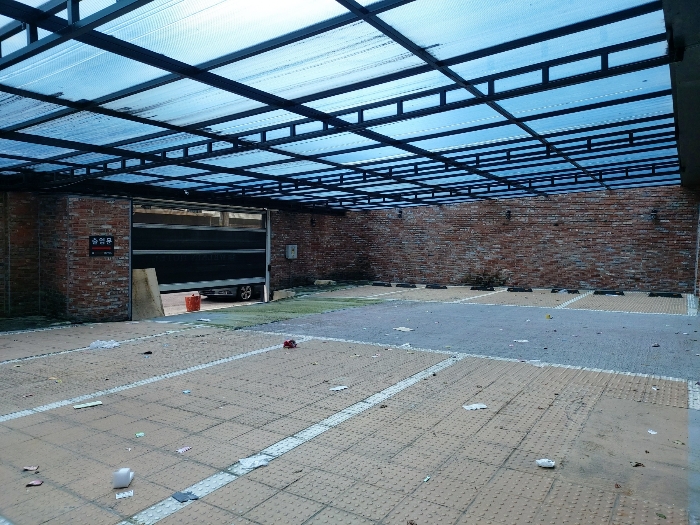 제시외 건물(ㄱ) 및 기호(2) 전경