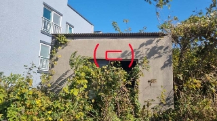 소재지2(표선리 997) 지상에 소재한 제시외 건물(ㄷ)