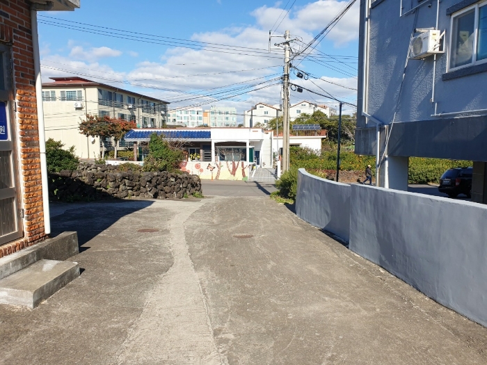 주위환경 - 기호(4) 북측 진입로