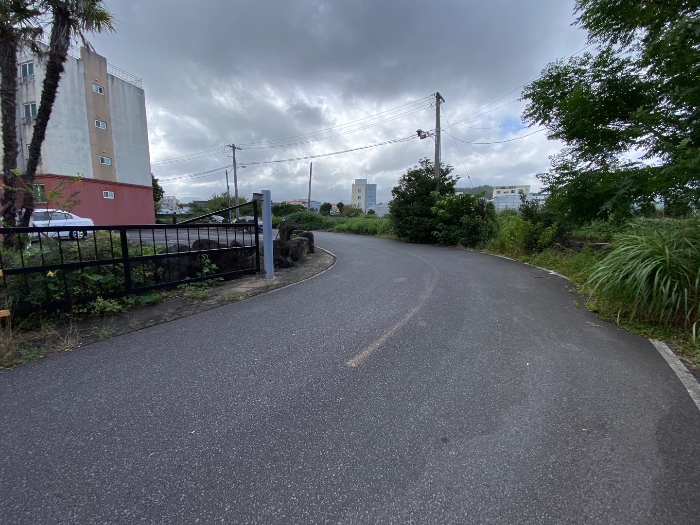 남측 접면도로 및 주위환경