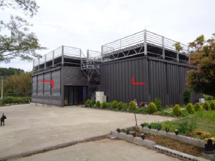 소재지 1.(유수암리 1473) 및 제시외 건물 `ㄱ`,`ㄴ` 전경