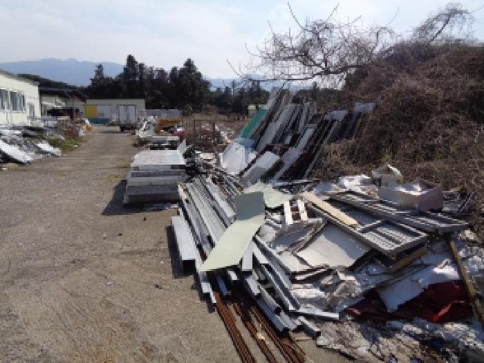 소재지 1.(오등동 1210-1) 일부 토지에 야적되어 있는 건축자재 사진