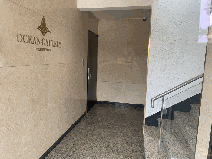 본건 현관 전경