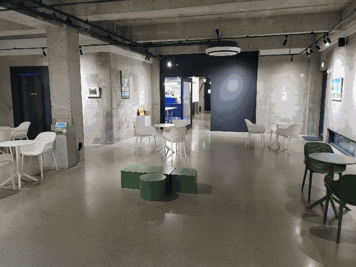 건물 전경(1층 내부)