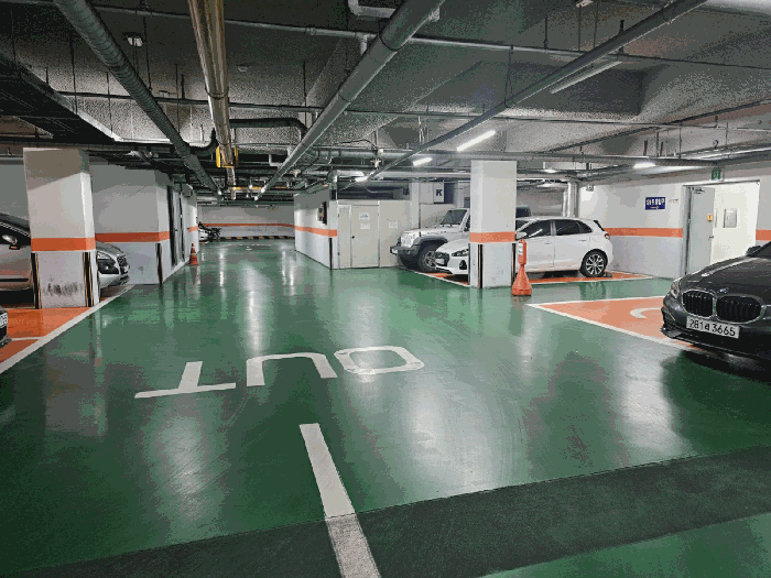 본건물내 지하주차장 전경