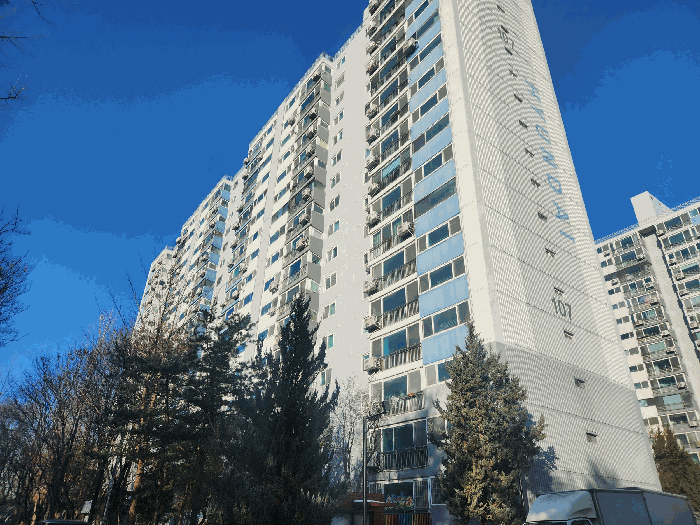 본건 동 전경(동측에서 촬영)