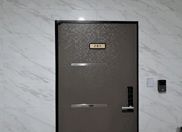 기호(2) 2층 201호 출입구