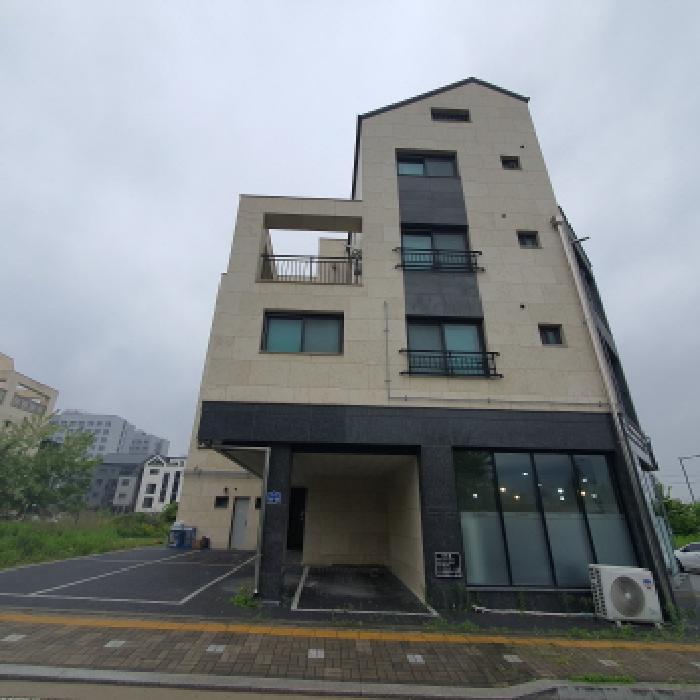 목록1 대지(건물부지) 및 목록2 건물의 측면 전경