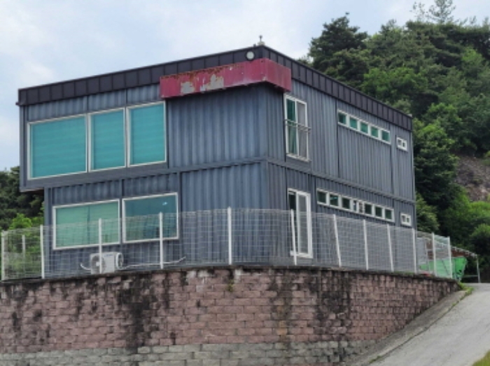 제시 목록 1 토지 지상 제시외 건물(사무실)