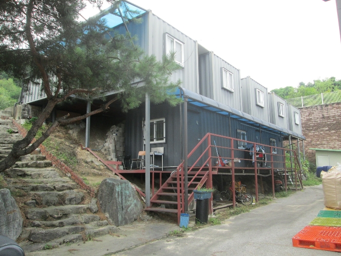 제시외건물㉢㉣
(남동측에서 촬영)