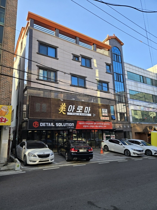 본건의 동측에서 본 전경