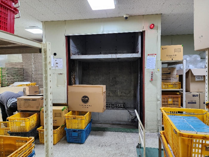 대상건물 지층 소재 화물용리프트