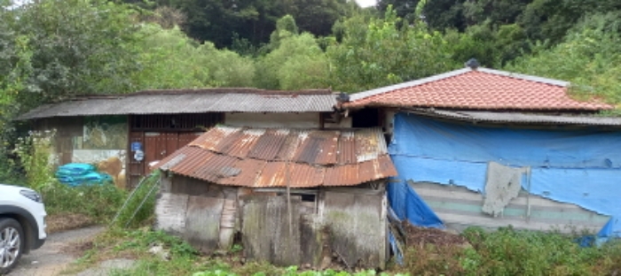 목록 8. 토지 및 그 지상 주택