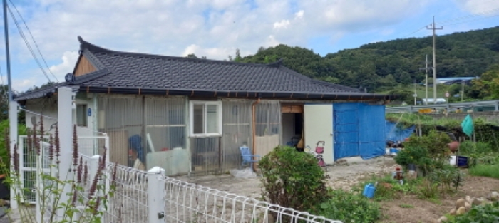 목록 13. 토지 및 그  지상 주택 