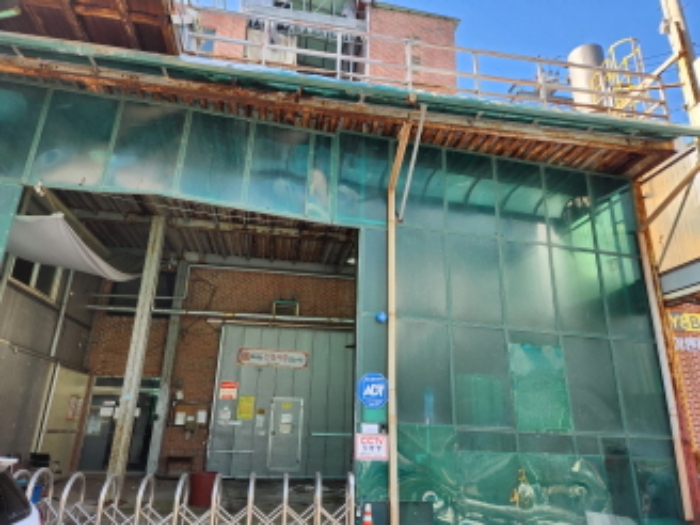 제시외 건물(공장 입구 앞쪽)