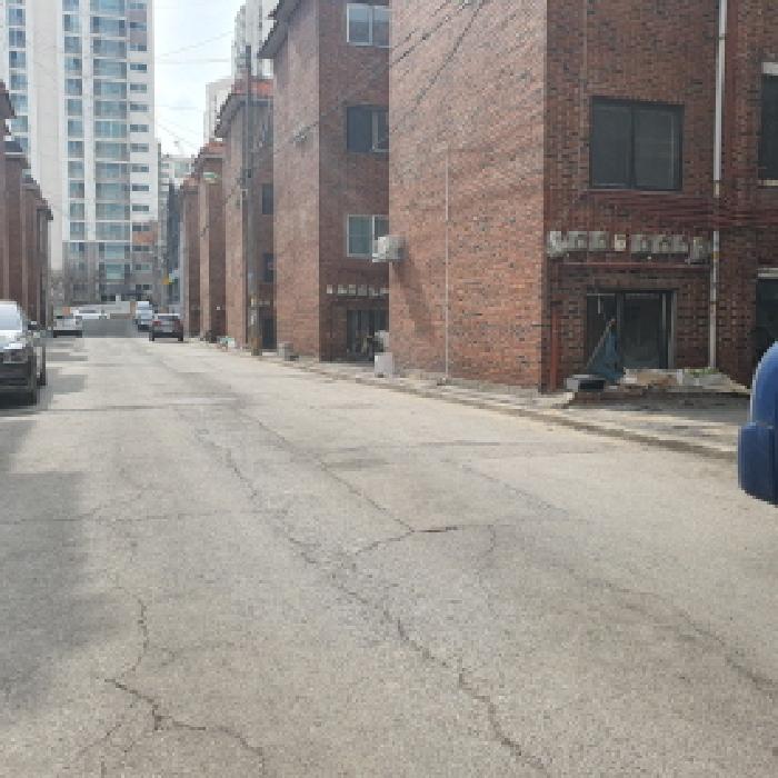 본건 목록1 토지(정안빌라 단지내 도로)의 진입초입 전경 