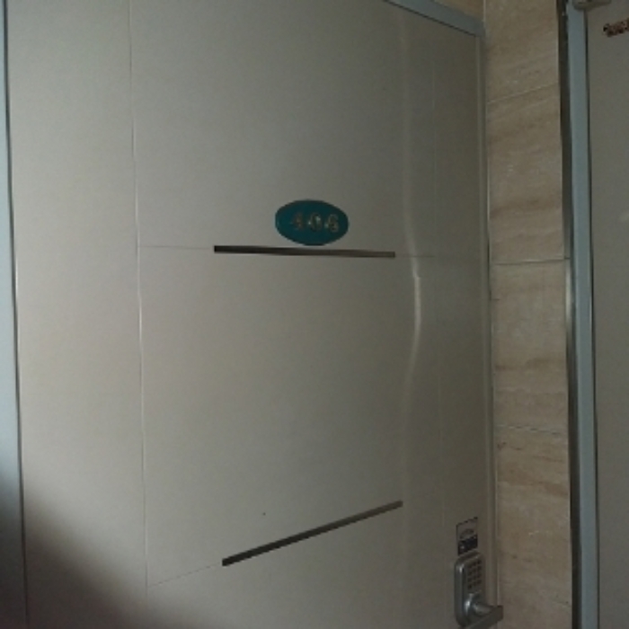 세대 출입문(406호)