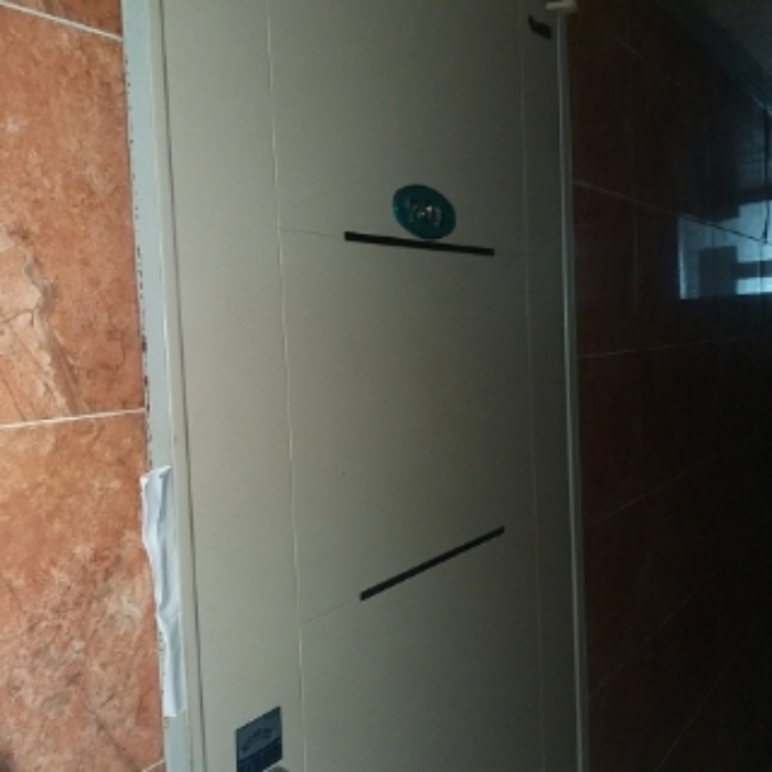 세대 출입문(701호)