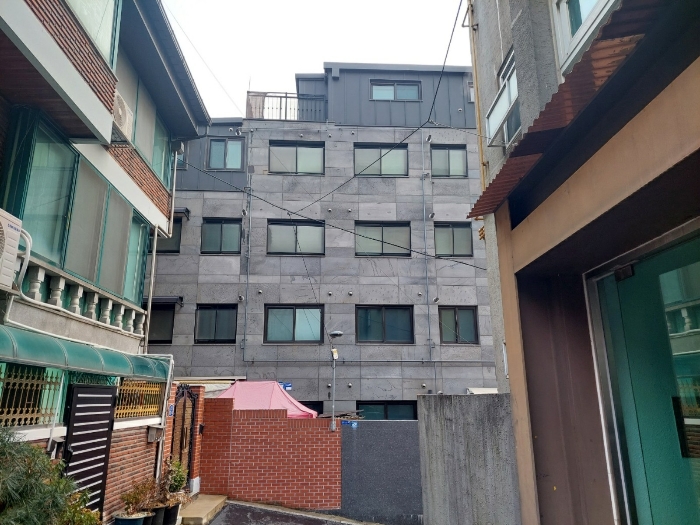 본 건 측면 주